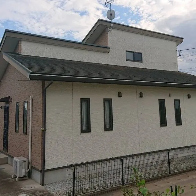 須賀川市にあるT様邸の屋根塗装が無事に完了いたしました。